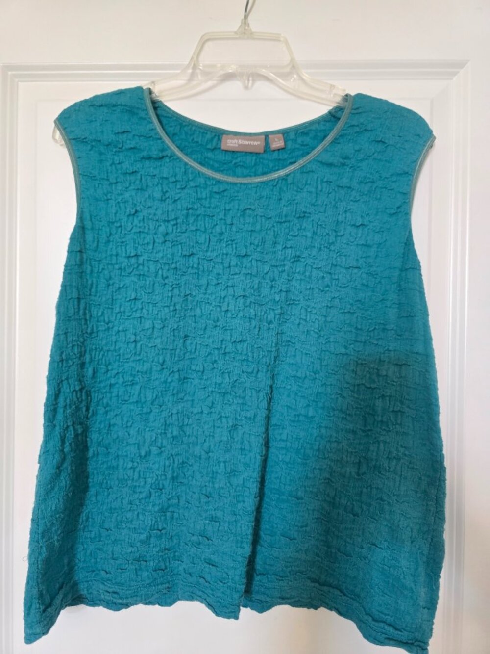 Croft & Barrow lady's sleeveless top
